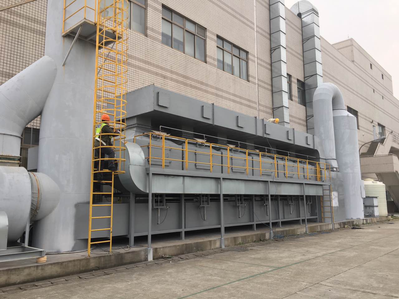 【扬州绿之源环保】喷涂产生的VOCs几种治理方式